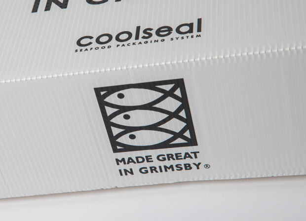 CoolSeal-kasser fra Tri Pack med mærket "Made in Great Grimsby"
