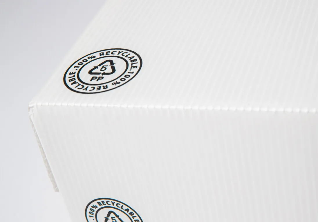 Tri Pack verpakkingsdoos met 100% recyclebaar logo.